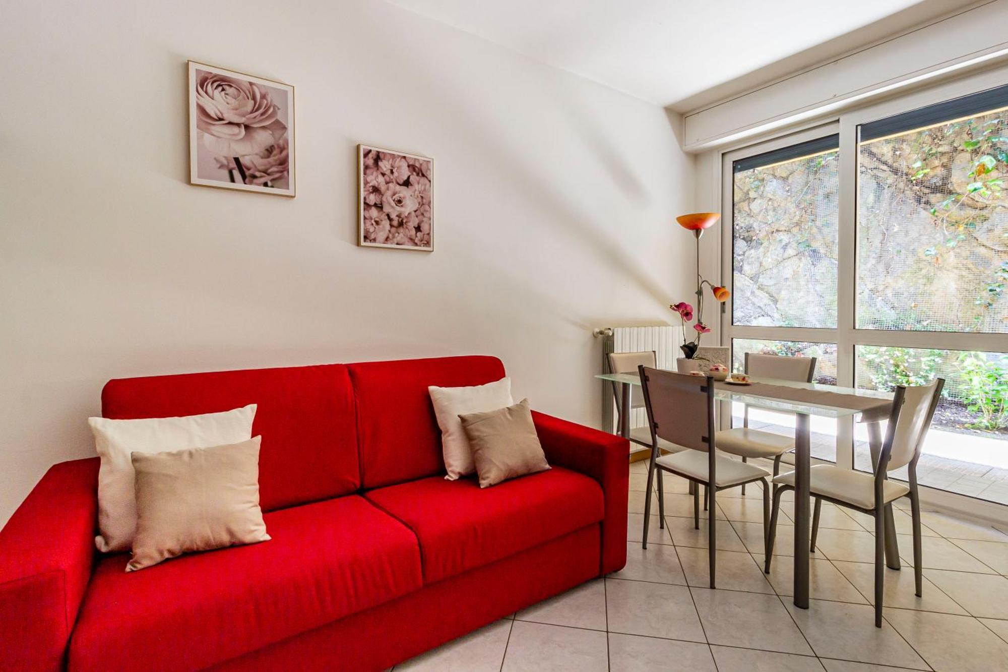 Private Garden & Garage - Self Check-In & Remote Access Apartamento Como Exterior foto