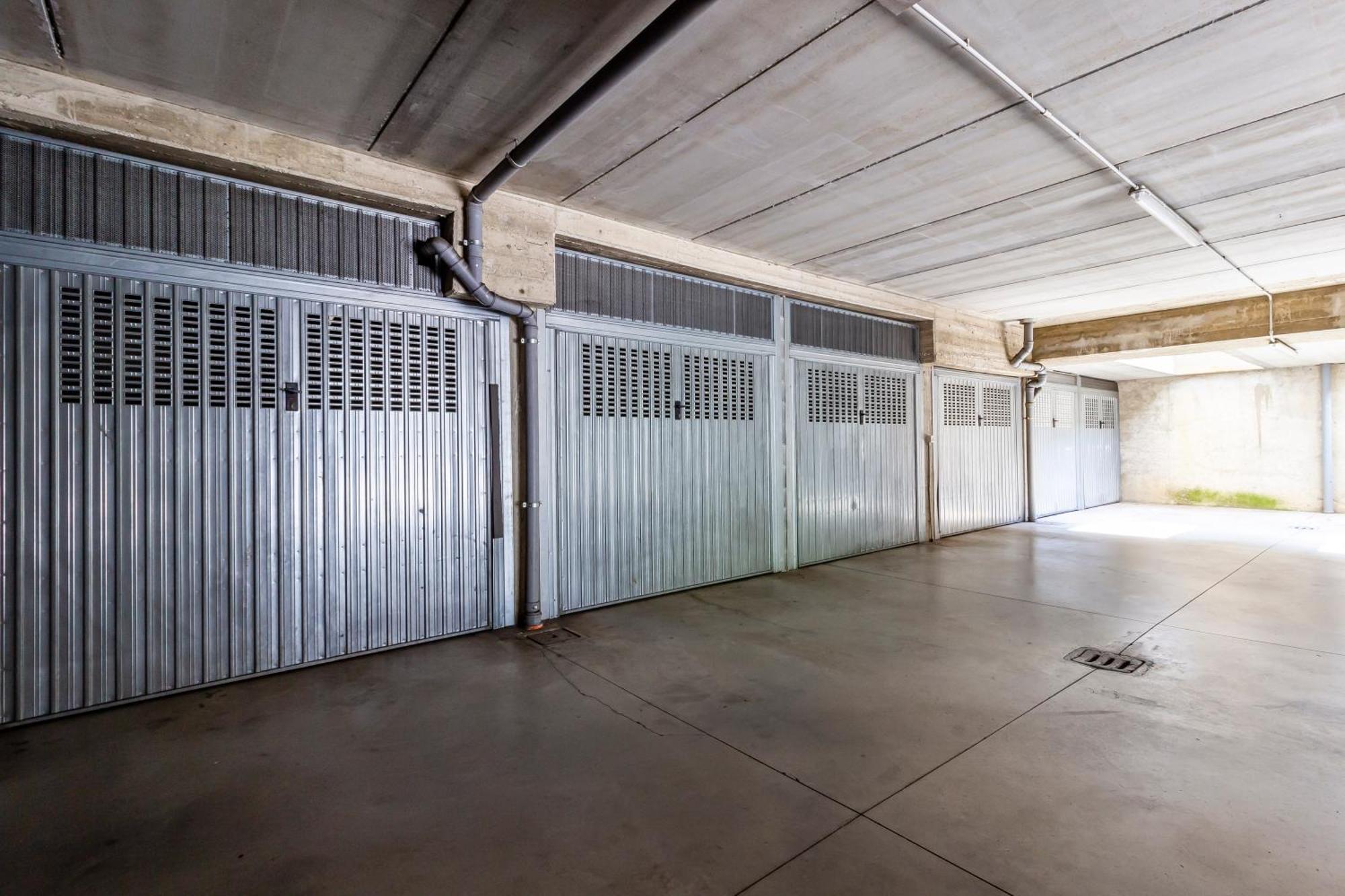 Private Garden & Garage - Self Check-In & Remote Access Apartamento Como Exterior foto