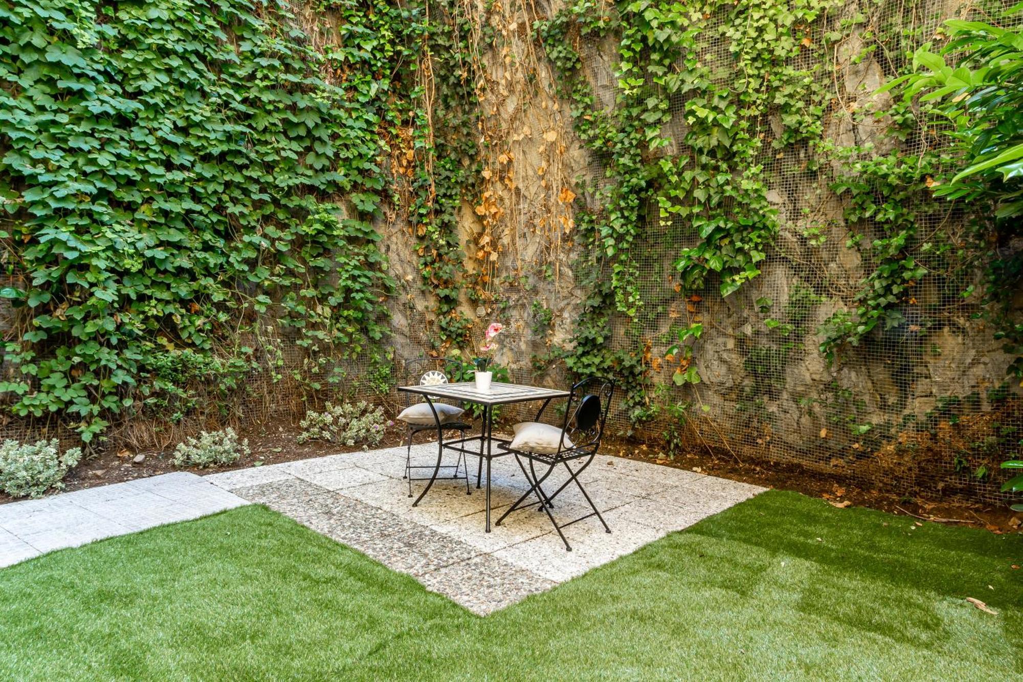 Private Garden & Garage - Self Check-In & Remote Access Apartamento Como Exterior foto
